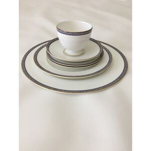 Wedgwood Palatia 6 Piece Place Setting Bone China Blue Gold Greek Key England